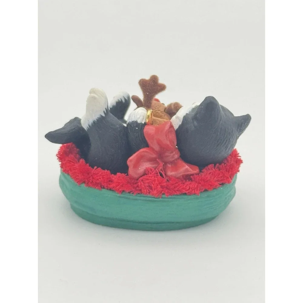 Hallmark 2007 Mischievous Kittens #9 Keepsake Ornament QX6089 No Box
